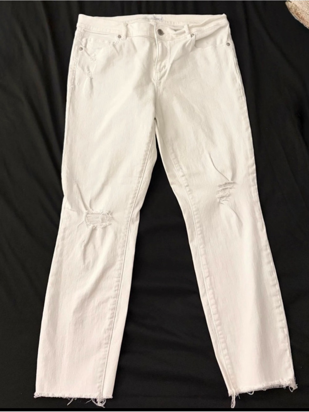 LOFT White Distressed Women's Jeans - Modern Skinny Crop